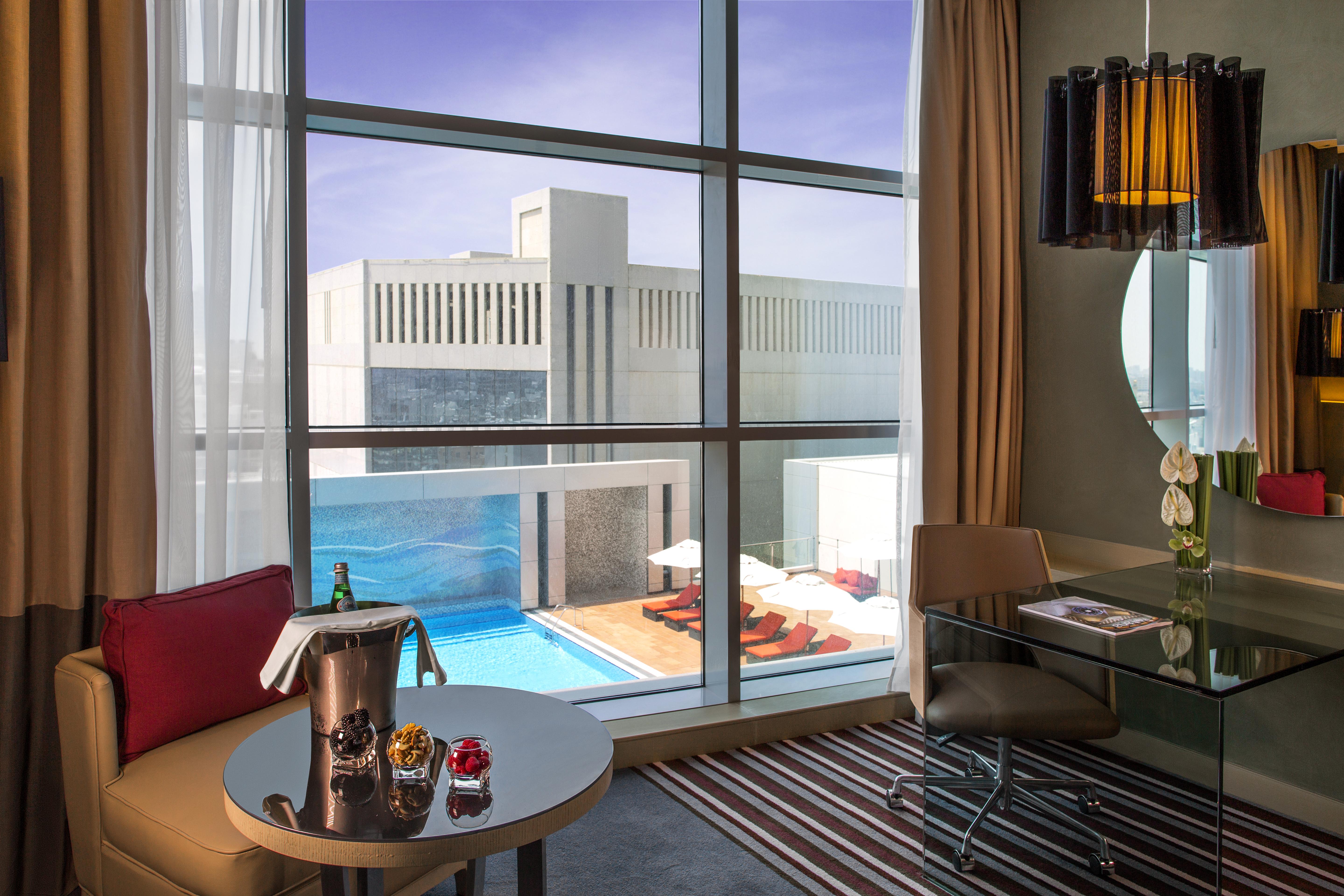 ดาวน์ทาวน์ โรตานา Hotel มานามา ภายนอก รูปภาพ A room at the hotel