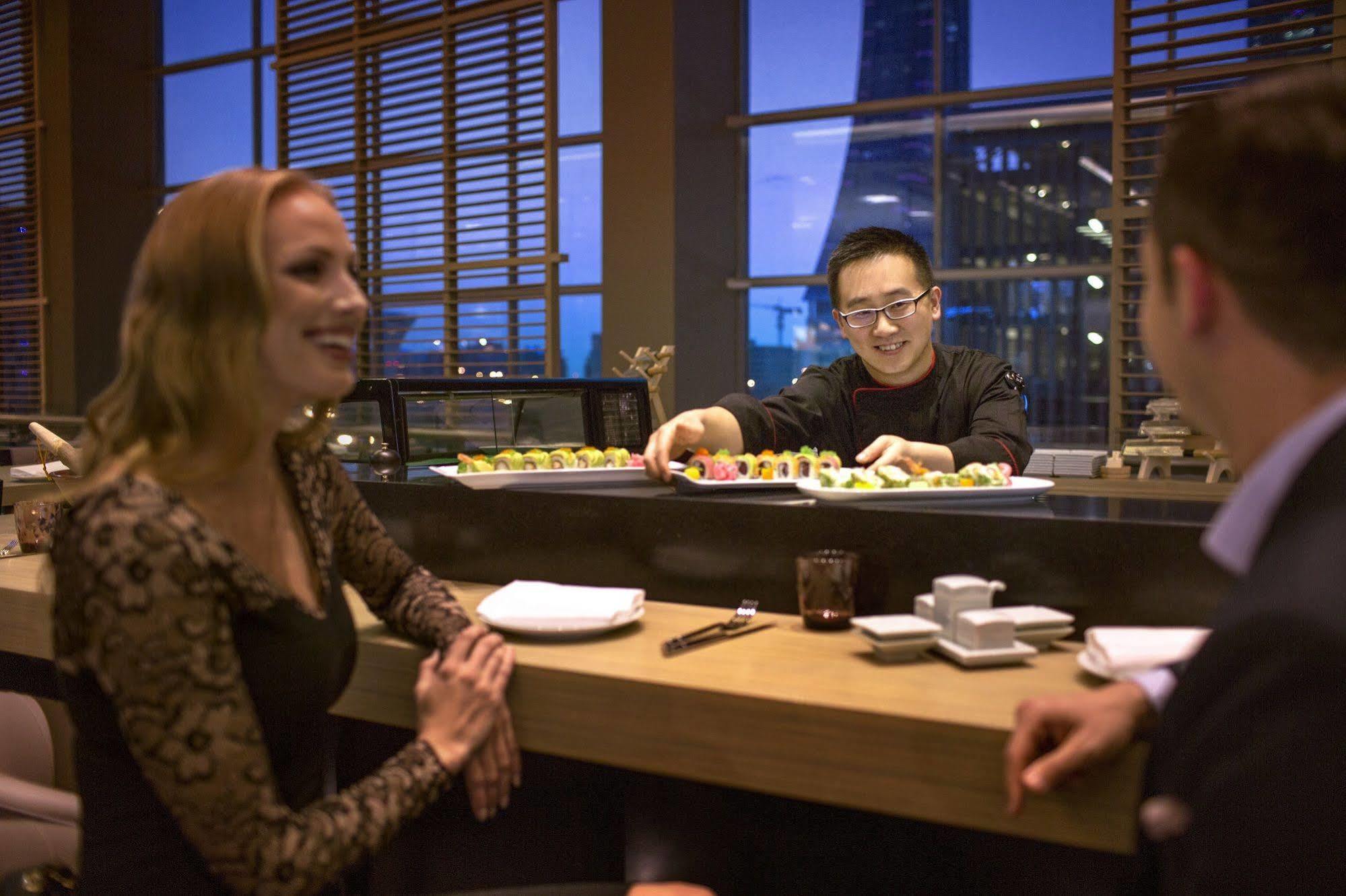 ดาวน์ทาวน์ โรตานา Hotel มานามา ภายนอก รูปภาพ Sushi restaurant in Paris