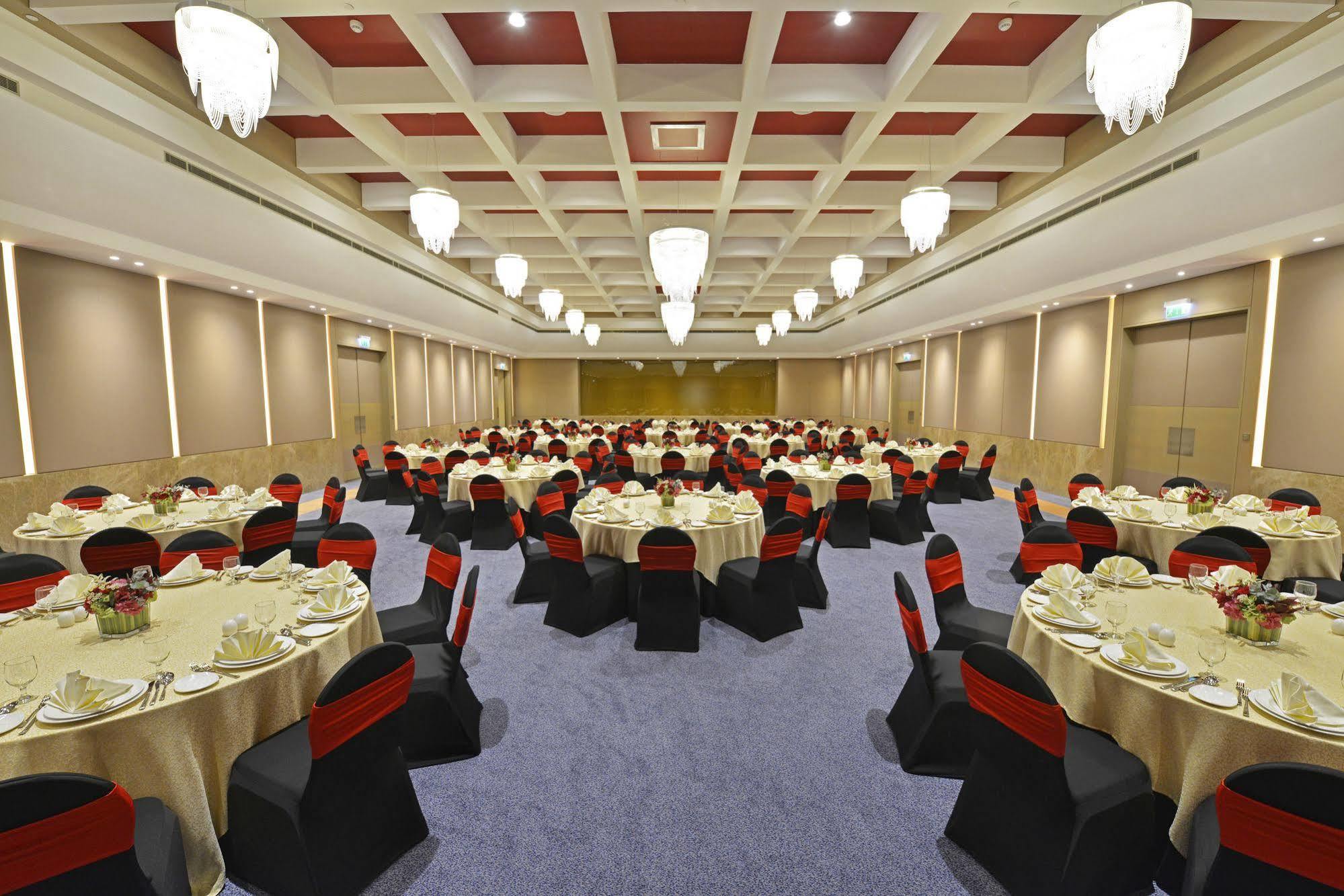 ดาวน์ทาวน์ โรตานา Hotel มานามา ภายนอก รูปภาพ The Grand Ballroom