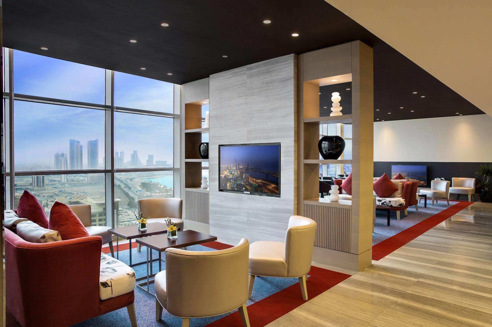 ดาวน์ทาวน์ โรตานา Hotel มานามา ภายนอก รูปภาพ The lounge at the airport