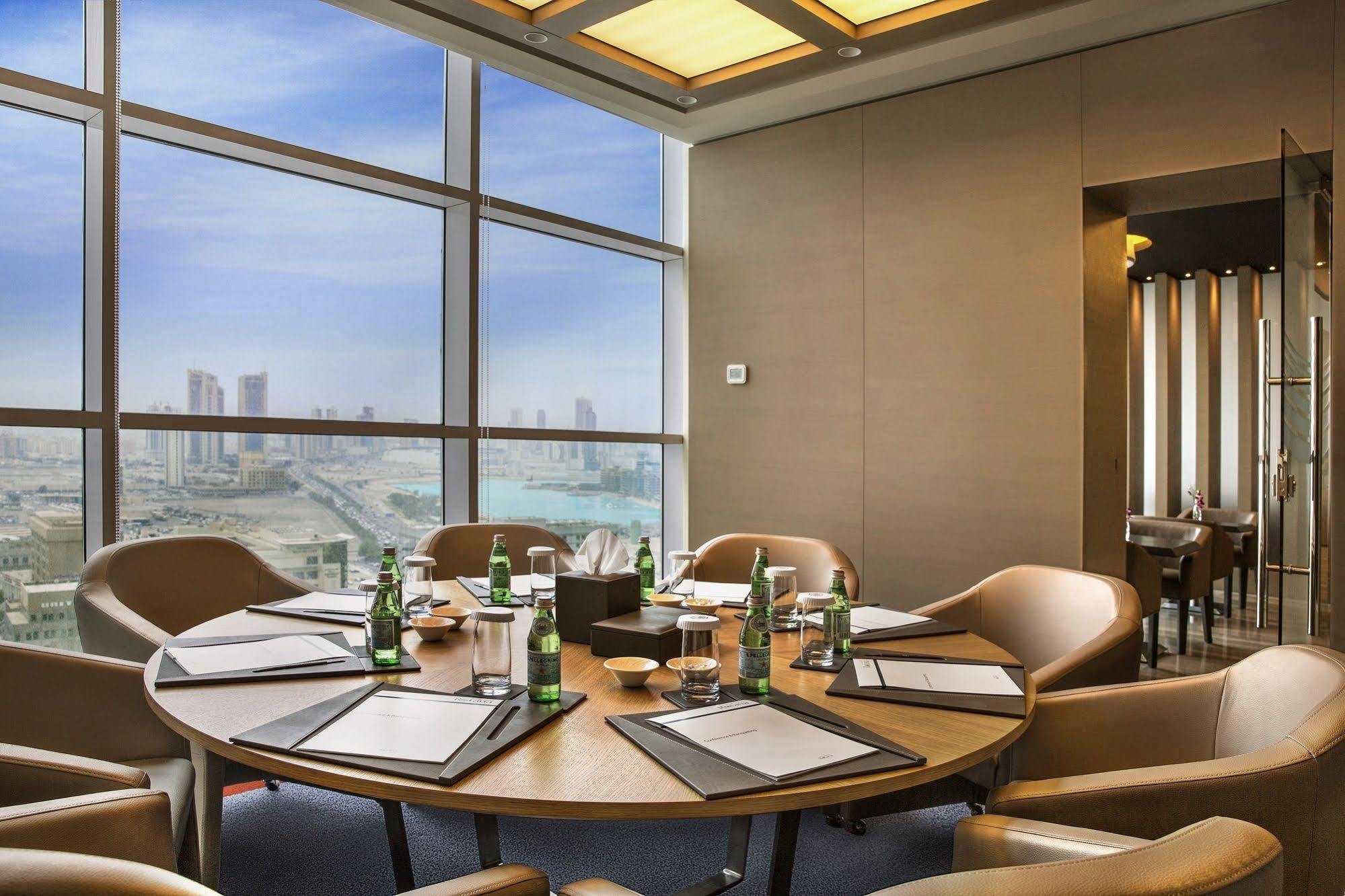 ดาวน์ทาวน์ โรตานา Hotel มานามา ภายนอก รูปภาพ Meeting room at the Westin