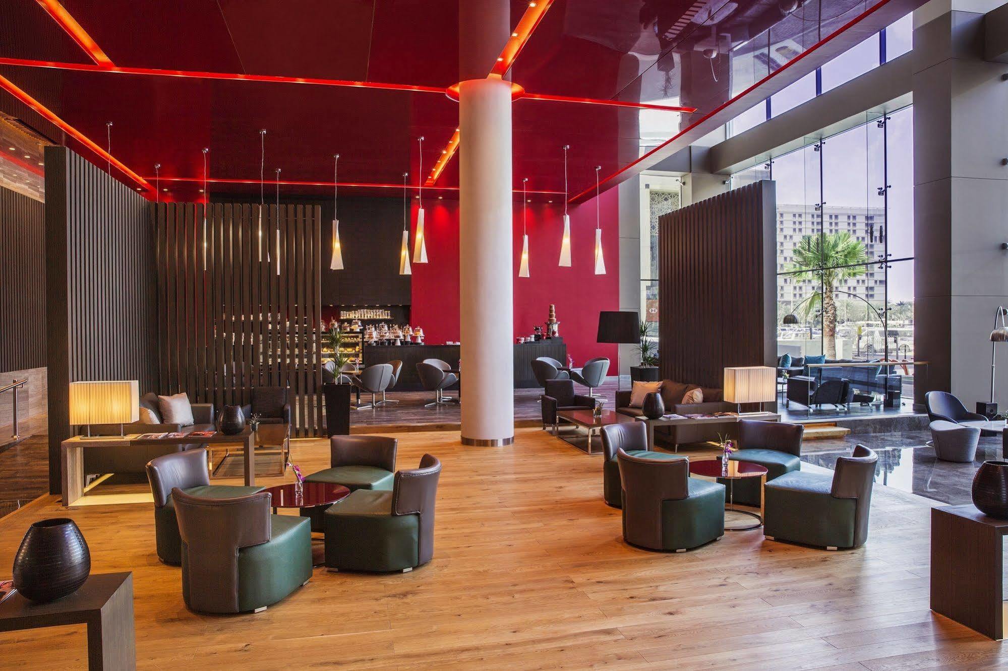 ดาวน์ทาวน์ โรตานา Hotel มานามา ภายนอก รูปภาพ The lounge at the airport